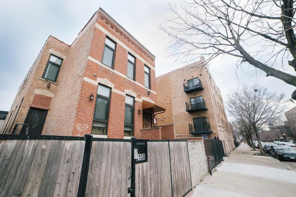 Chicago Mid-Century Gem Steps From United Center Villa Exterior photo