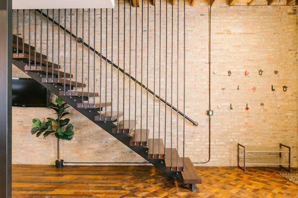 Chicago Mid-Century Gem Steps From United Center Villa Exterior photo